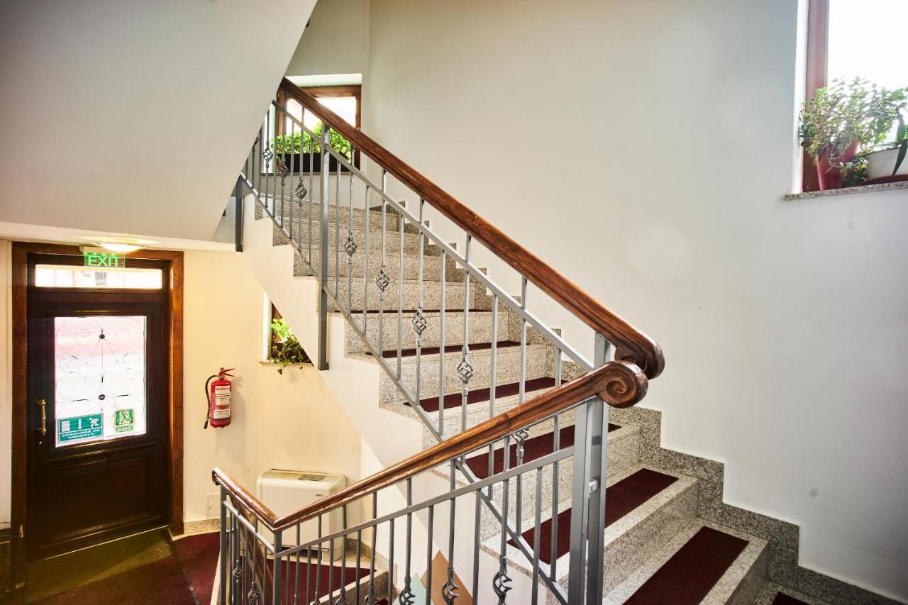 Cozy Attic Room V Bucureşti Ngoại thất bức ảnh