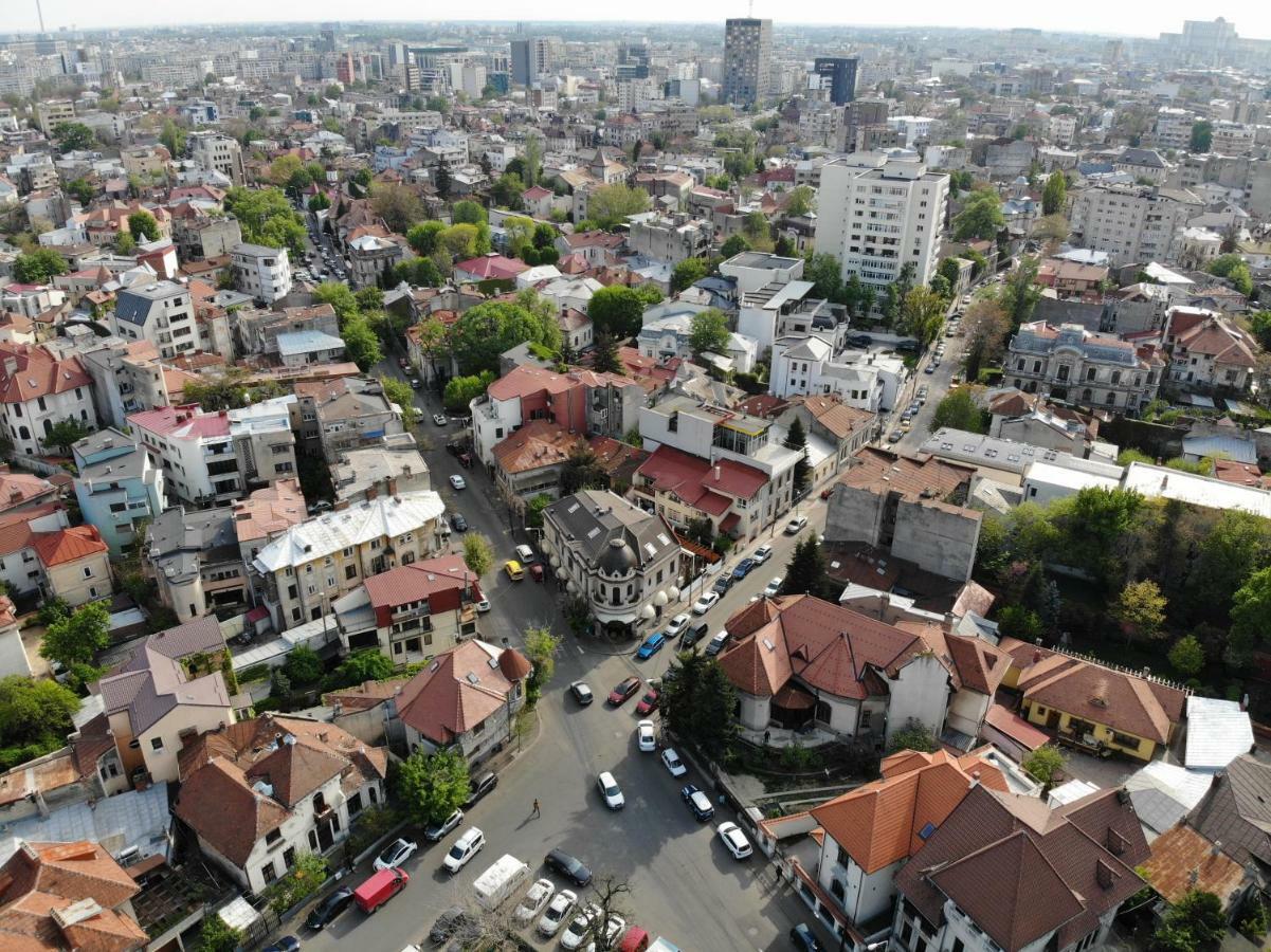 Cozy Attic Room V Bucureşti Ngoại thất bức ảnh